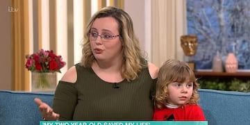 La niña salvó la vida a su madre tras desbloquear el celular con su huella\u002E