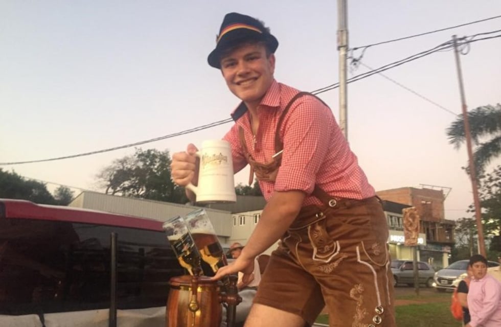 Aristóbulo celebró Oktoberfest con desfile y baile de elección de reina