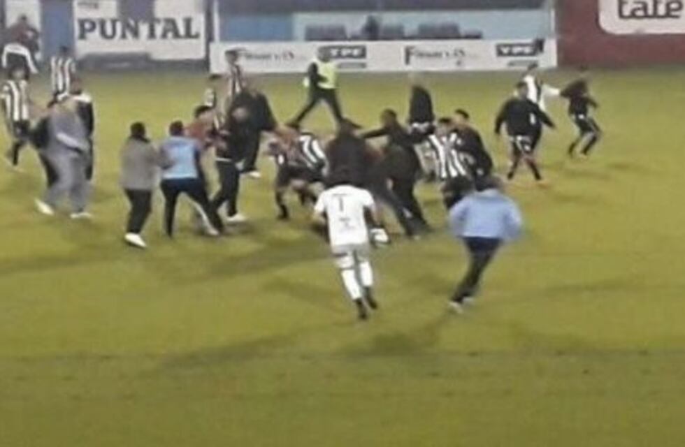 Incidentes en Río Cuarto: A Estudiantes le dieron por perdido el partido y se despide del ascenso