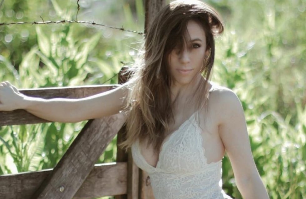 Celeste González, la "coach sexual" que calienta las redes sociales