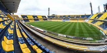 Gigante de Arroyito a puertas cerradas (@CARCoficial)