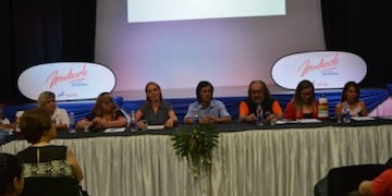 Idiomas, artesanías, música y baile entre las escuelas municipales gratuitas de Montecarlo