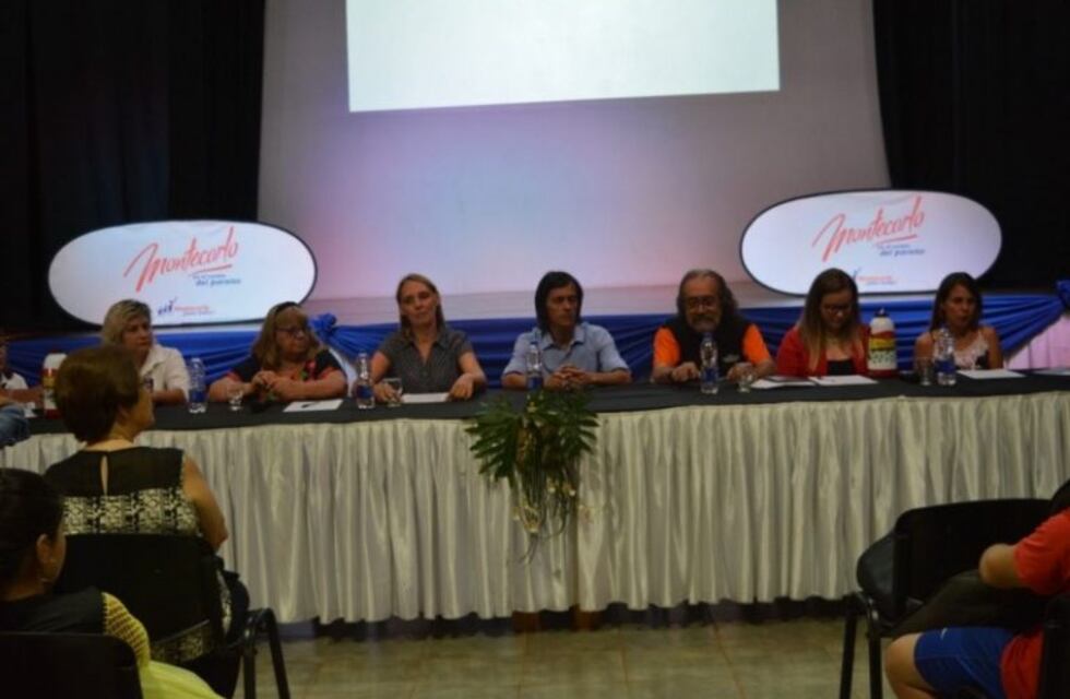 Idiomas, artesanías, música y baile entre las escuelas municipales gratuitas de Montecarlo