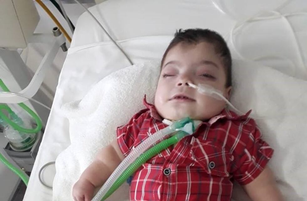 Para que Joaquín vuelva a casa: hace un año está internado y sus papás piden ayuda