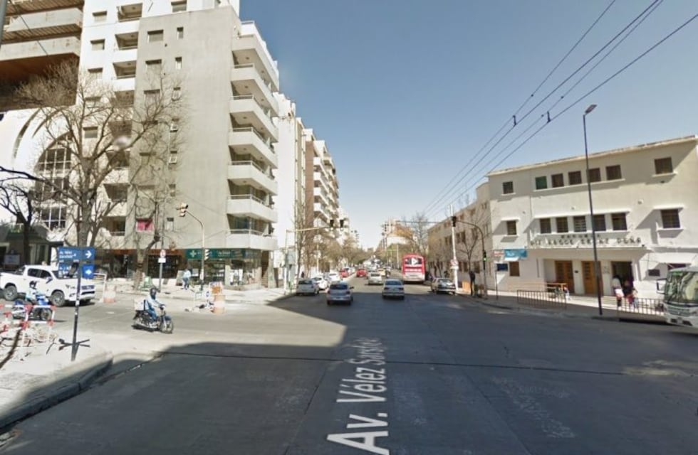 Discutió con un joven, le pegó un tiro y ahora lo busca la Justicia