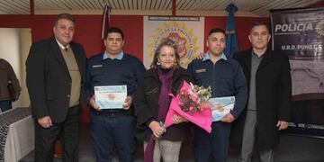 Distinción a policías de Carlos Paz