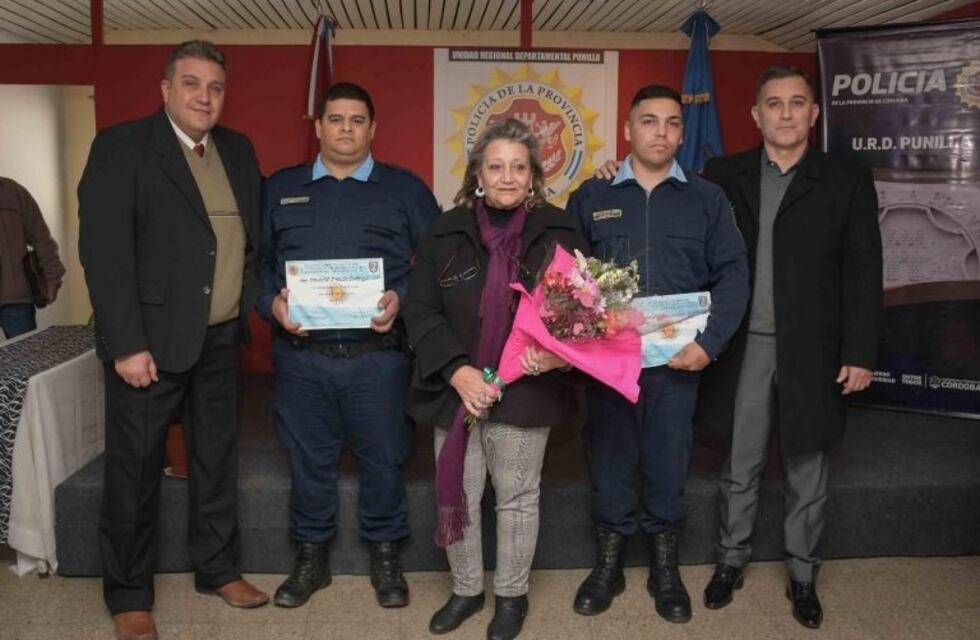 Distinguieron a policías de Carlos Paz que salvaron a dos familias en un incendio