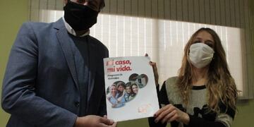 El intendente de Las Heras, Daniel Orozco en la primera jornada de firmas de propietarios para el Plan de Vivienda\u002E