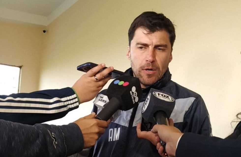 Alexander Medina le dio la bienvenida a Menéndez y Bustos en sus regresos a Talleres