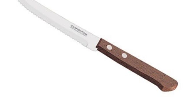 Un joven de 20 años herido con un cuchillo