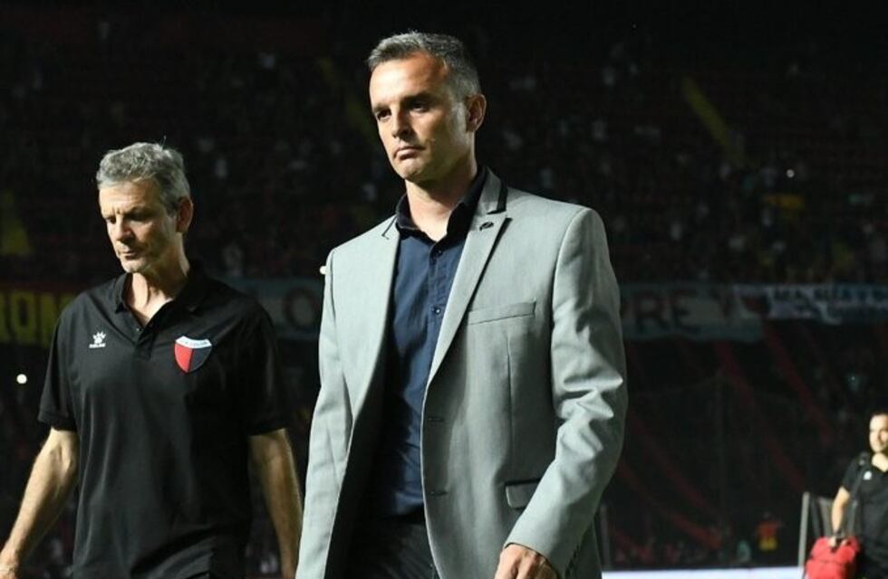 Pablo Lavallén, ex DT de Belgrano, dejó de ser el técnico de Colón