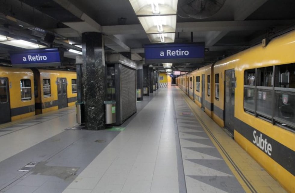 Subte C: vendedores de palta se pelearon a cuchillazos en plena formación