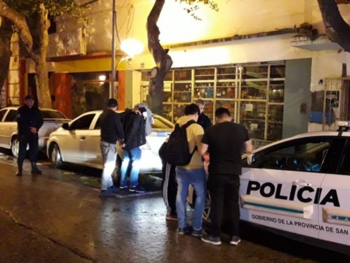 Adulteraron cajeros para robar tarjetas de débito\u002E