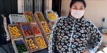 Joven Salteña cobró el bono de 10 mil pesos y se puso una verdulería