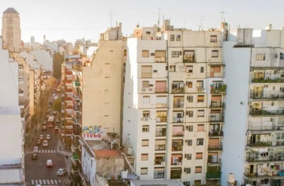 Encargados de edificios acordaron un aumento salarial: cómo impactará en las expensas