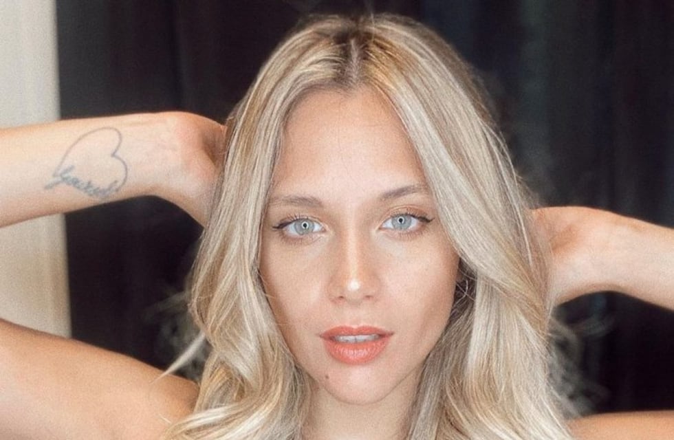 La reacción de Barbie Vélez al ver que Chyno Agostini se hizo un tatuaje en el cuello por ella