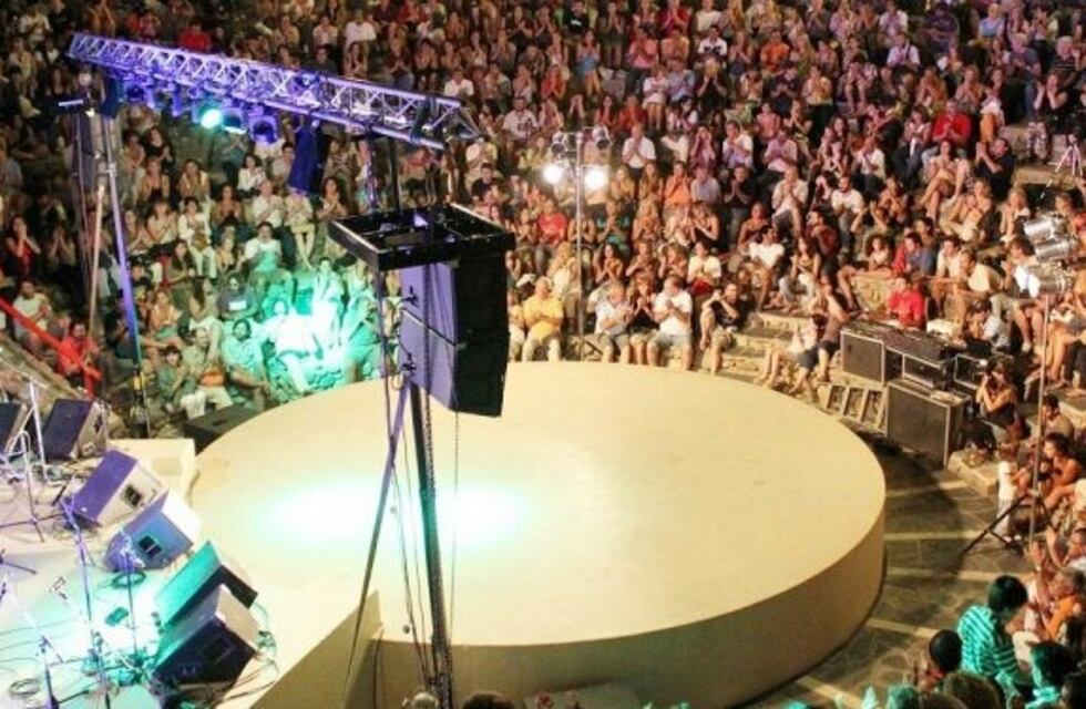 Se realiza el festival solidario La Carretera del Rock en Río Ceballos