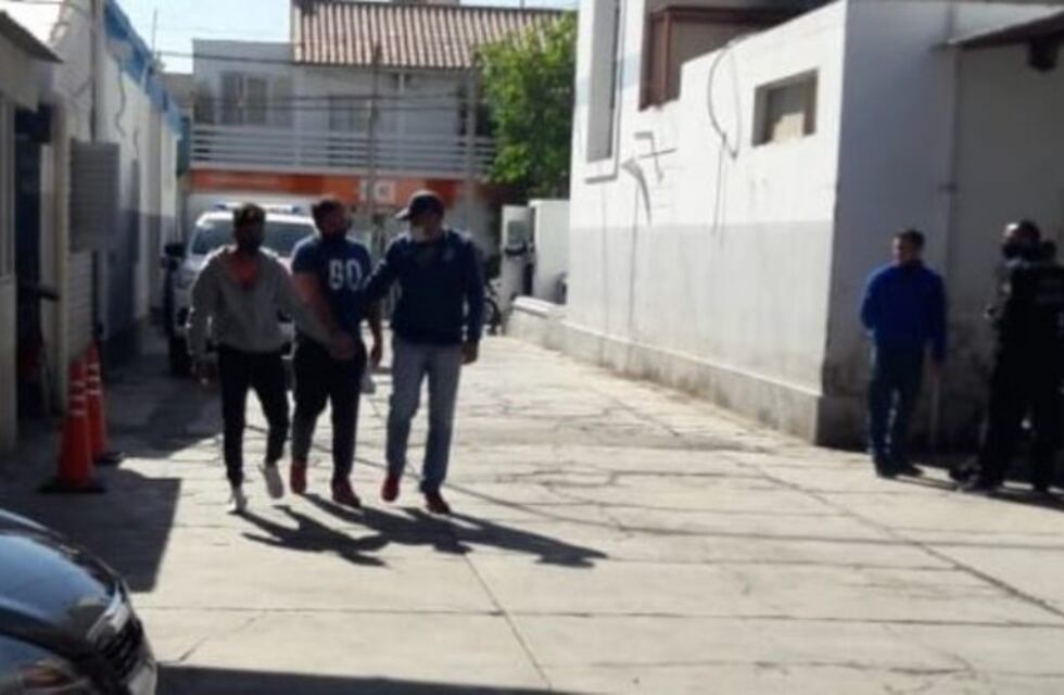 Robaron casi $ 900 mil hace dos semanas y los atraparon con solo la quinta parte del botín