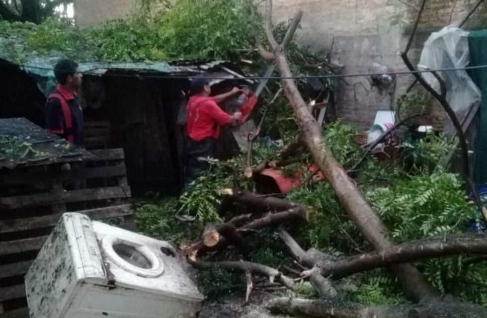 Temporal en Orán: un niño se electrocutó con un cable caído