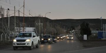 Multitudinaria caravana en Cañadón Seco a favor de la salud
