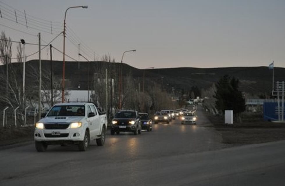 Multitudinaria caravana en Cañadón Seco a favor de la salud