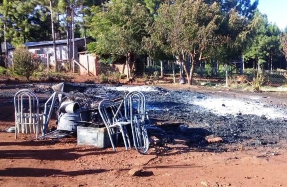 Campo Viera: un incendio dejó a una familia en la calle