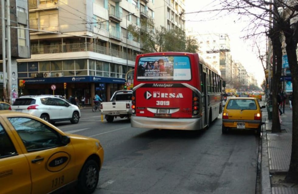 Video: fue manoseada por un hombre que se masturbaba en un colectivo en Córdoba