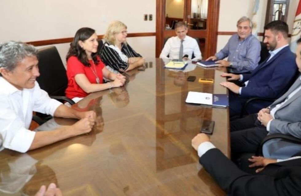 Avanza la negociación entre el perottismo y el socialismo para la Ley de Necesidad Pública