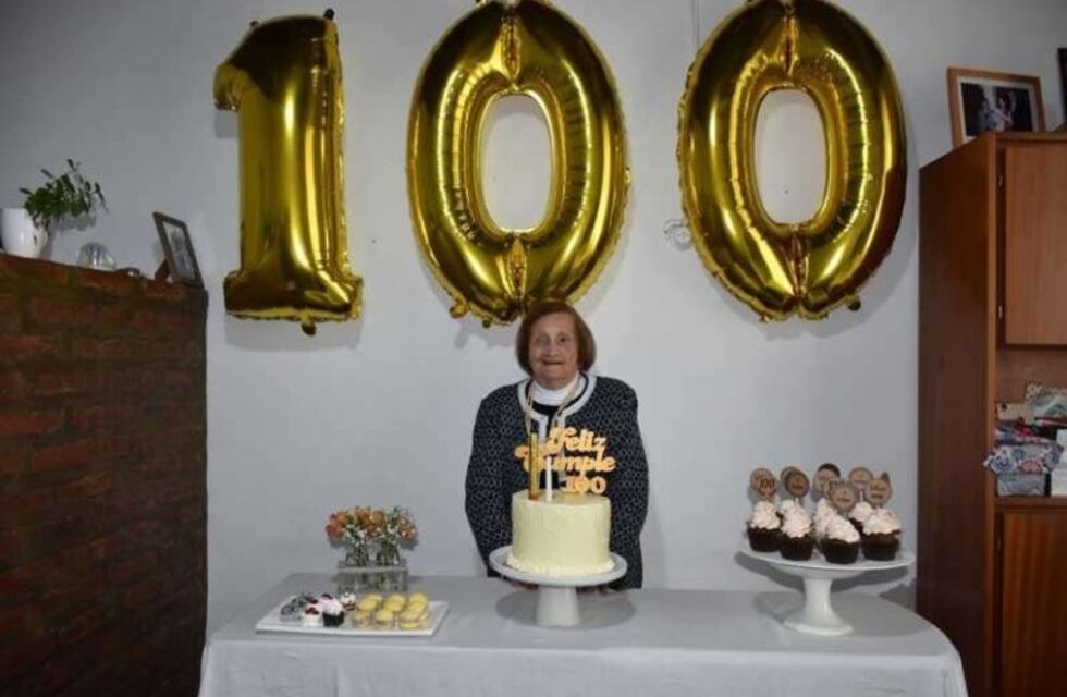 Un ejemplo: Eva cumplió cien años y pidió a la gente se quede en casa