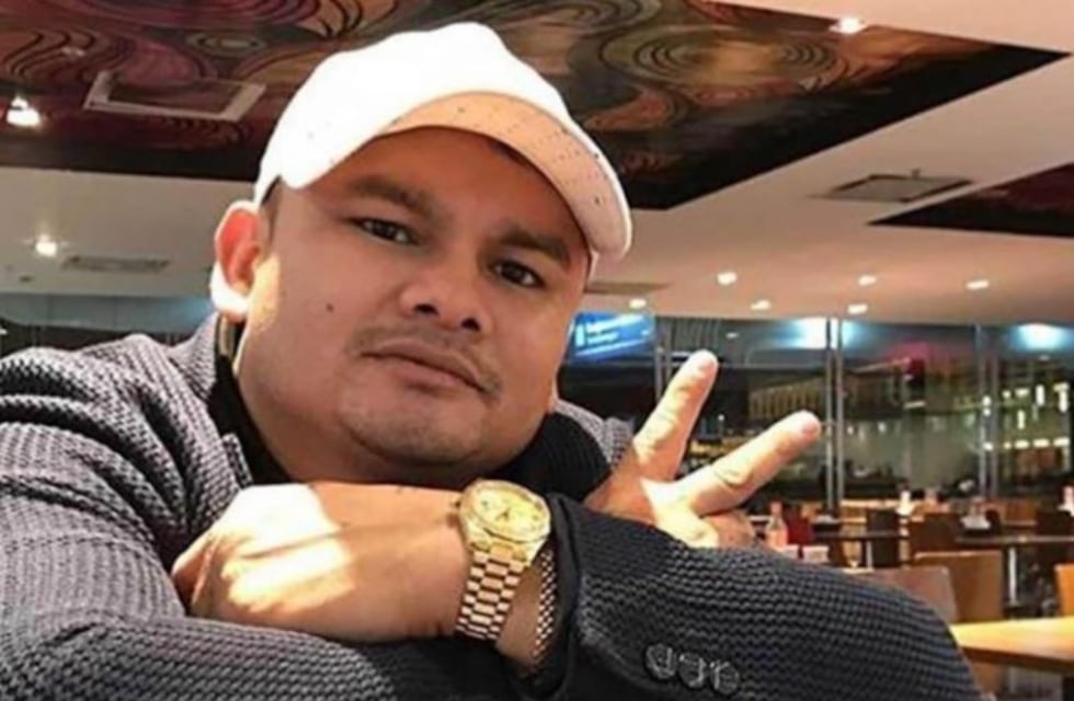 La cuestionada foto del 'Chino' Maidana con la tumba de Pablo Escobar