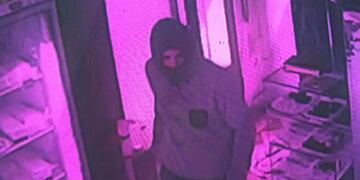 Excarcelaron a los dos jóvenes que robaron la panadería de Mitre y 25 de Mayo