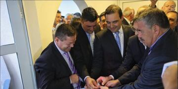 Avruj y Valdés inauguraron un Centro de Ex Combatientes y homenajearon a los héroes de Malvinas