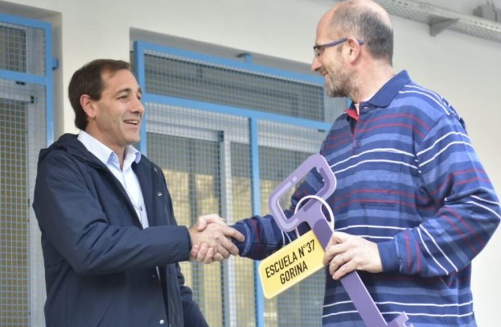 Garro inauguró el nuevo edificio de la escuela secundaria N°37 en Gorina