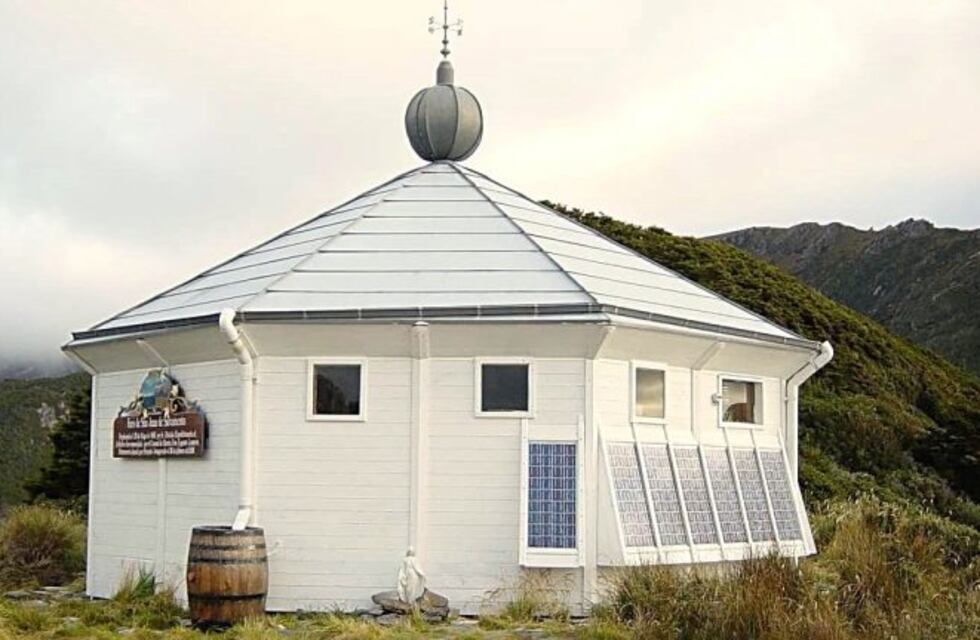 André Bronner: el francés que quiere restaurar el Faro del Fin del Mundo