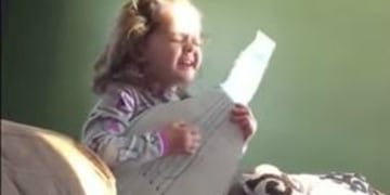 Niña canta Adele