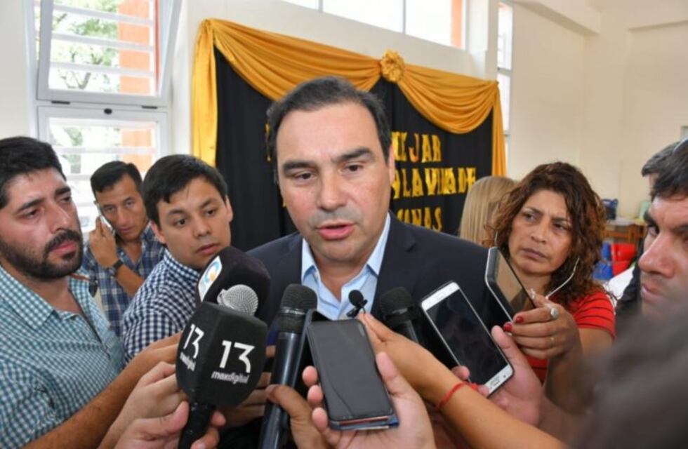 El gobierno distribuirá en forma gratuita alcohol en gel y repelentes