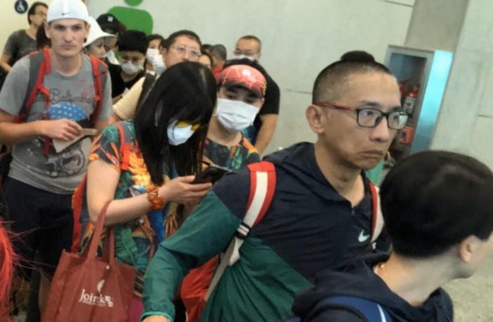 Coronavirus: turistas orientales llegan a Iguazú con barbijos