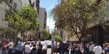 Protesta de acreedores de Vicentin frente a la Bolsa (@juanchiummiento)