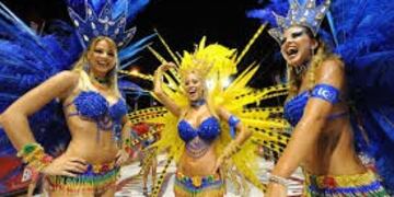 Carnaval de Encarnación, el mayor de Paraguay\u002E (Carnavaleshoy)