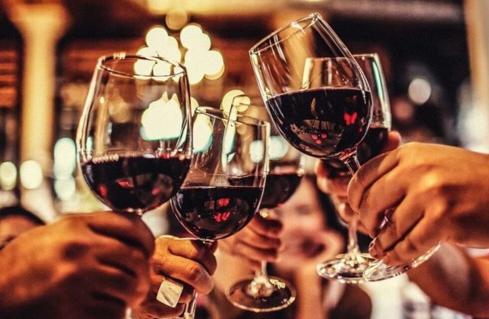 ¿Deberíamos beber menos alcohol?