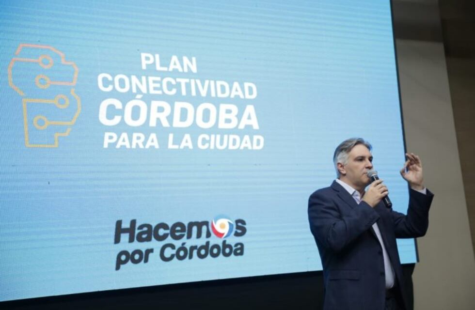Llaryora presentó el plan de conectividad para Córdoba