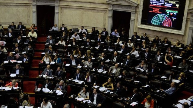 DYN309, BUENOS AIRES 06/12/2016, SESION EXTRAORDINARIA EN DIPUTADOS POR TEMA GANANCIAS. FOTO: DYN/JAVIER BRUSCO.
