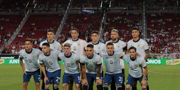 La Selección Argentina homenajeó a José Luis Brown en la previa del amistoso con Chile\u002E (Twitter)