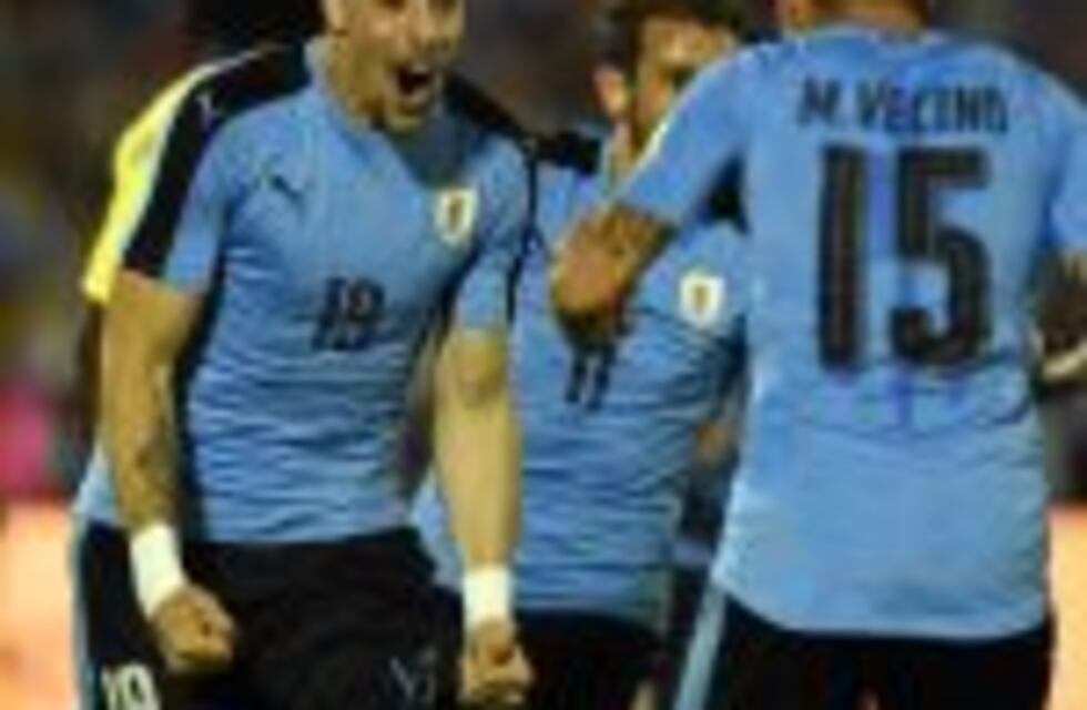 Uruguay le ganó 2-1 a Ecuador y es escolta de Brasil en lo más alto de la tabla