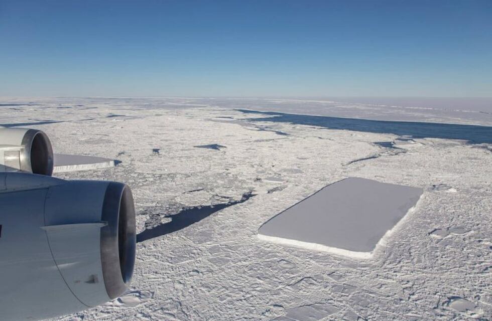 La NASA descubrió un iceberg rectangular en la Antártida