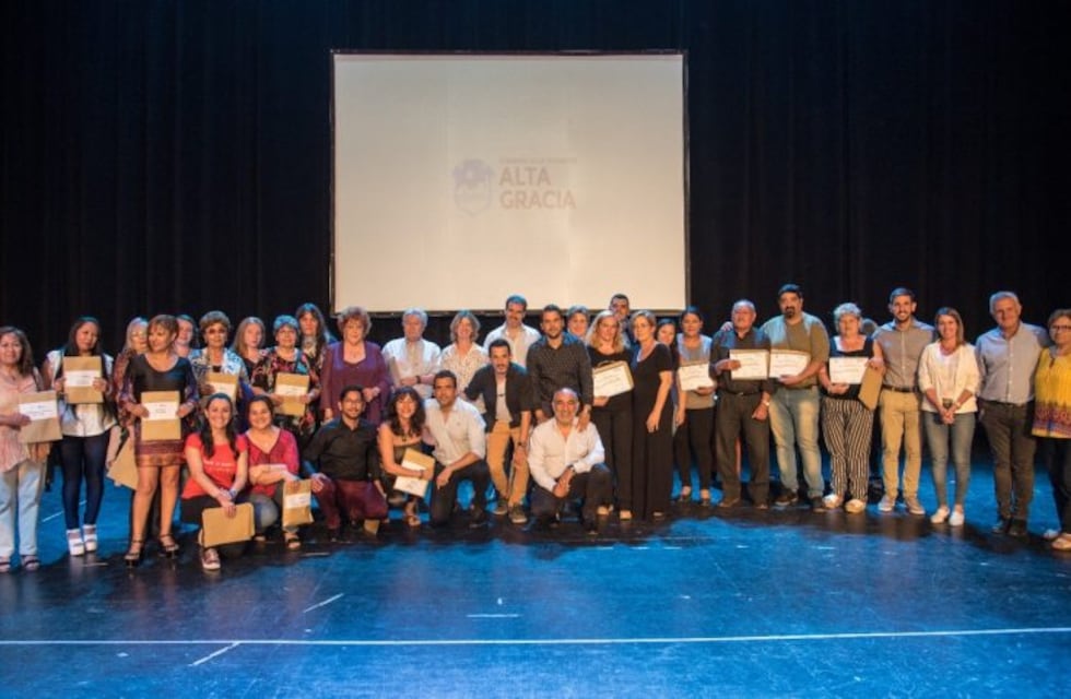 Alta Gracia: se realizó el acto de cierre de talleres y cursos municipales
