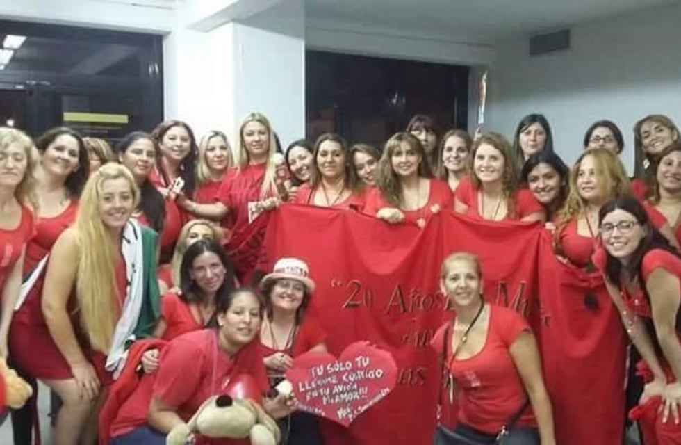 La "movida del rojo": las fans de Luis Miguel pasaron por Carlos Paz