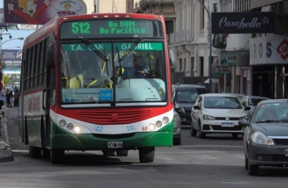Servicio de colectivos y estacionamiento en Año Nuevo