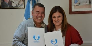 El Gobierno y el Club Hispano firmaron un convenio para promover una vejez activa