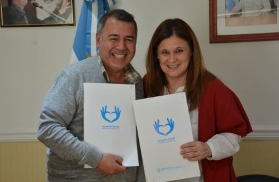 El Gobierno y el Club Hispano firmaron un convenio para promover una vejez activa